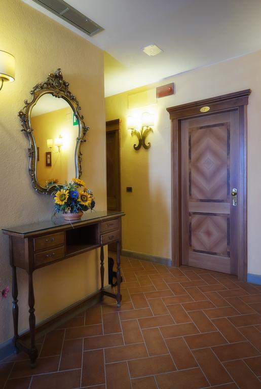Hotel La Rosa Ronta Dış mekan fotoğraf