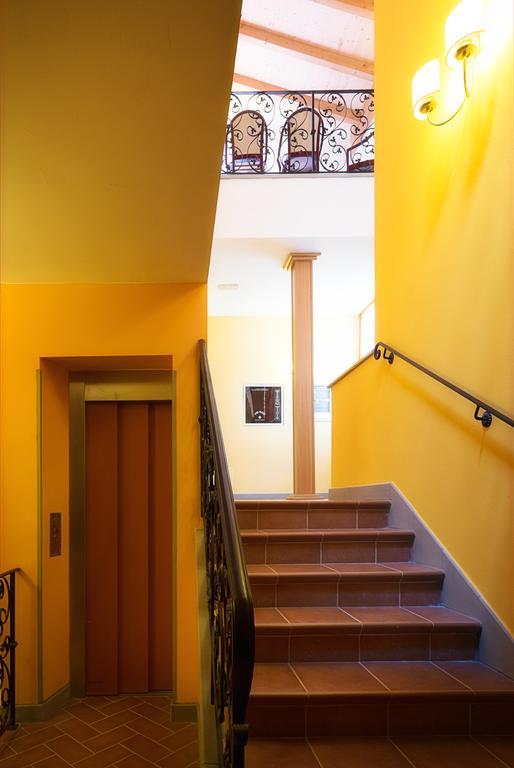 Hotel La Rosa Ronta Dış mekan fotoğraf