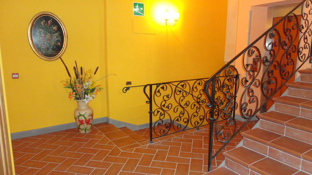 Hotel La Rosa Ronta Dış mekan fotoğraf