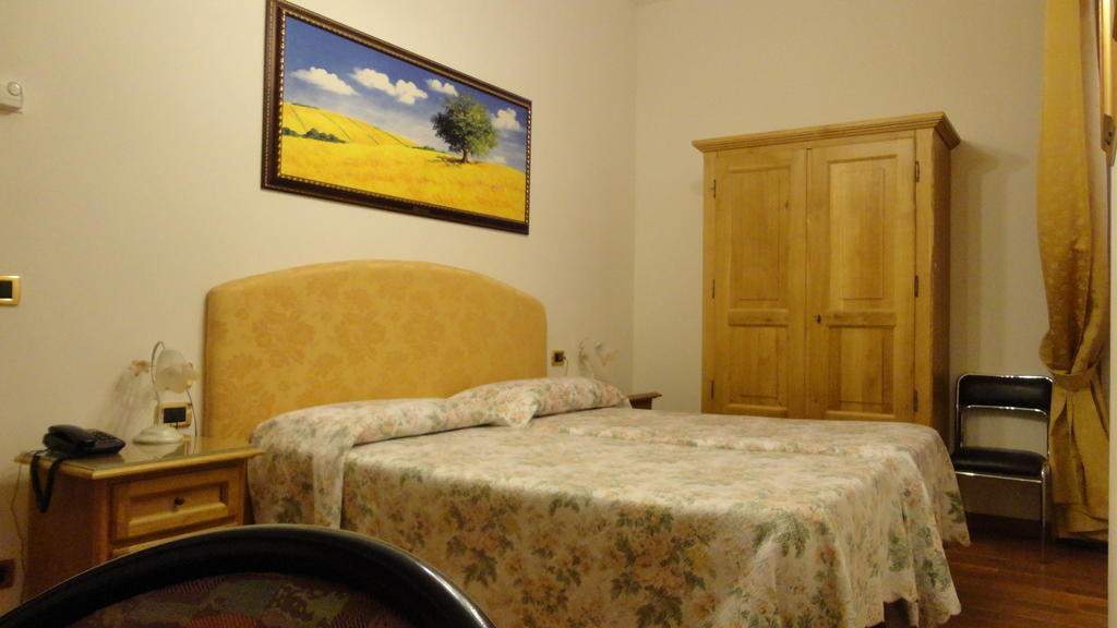 Hotel La Rosa Ronta Dış mekan fotoğraf