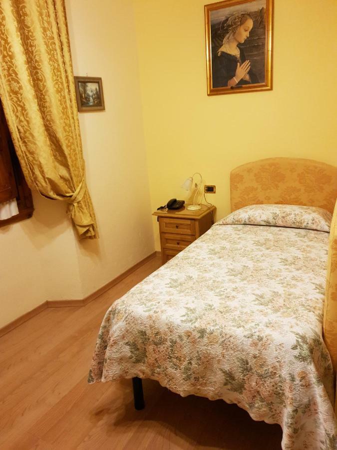 Hotel La Rosa Ronta Dış mekan fotoğraf